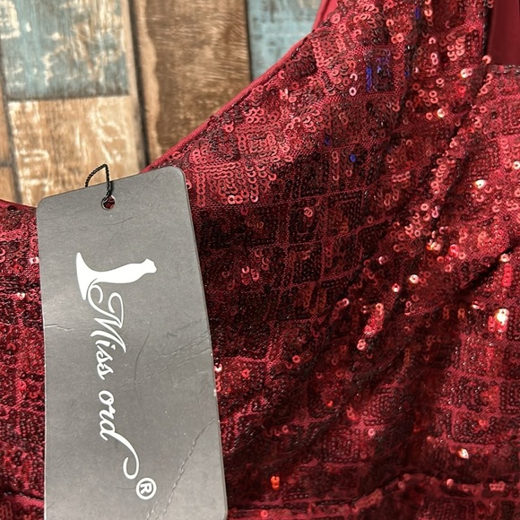 Miss Ord XL Ruby red sequins ball gown - Picture 6 of 15
